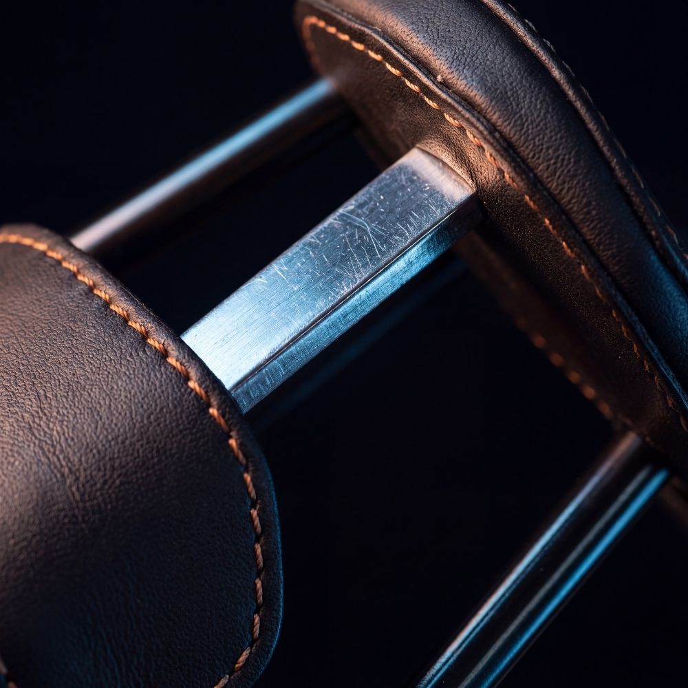 Barre en acier trempé de 18,6 mm à l'intérieur du gainage cuir de l'antivol